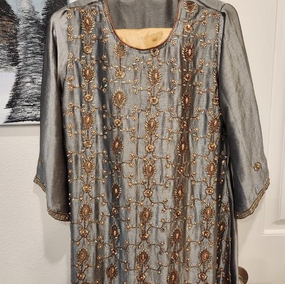 Pakistani desi wedding silk shalwar kameez 2pc - Picture 2 of 6